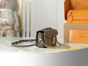 Louis Vuitton Pochette Metis East West Handbag M25910 in Smoke