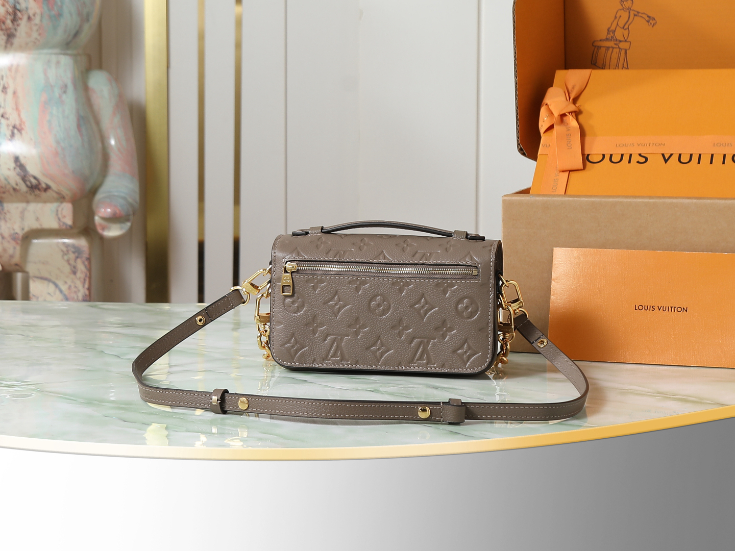 Louis Vuitton Pochette Metis East West Handbag M25910 in Smoke