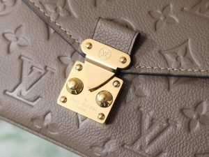Louis Vuitton Pochette Metis East West Handbag M25910 in Smoke