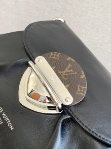Louis Vuitton Sunset Vib Handbag M12192