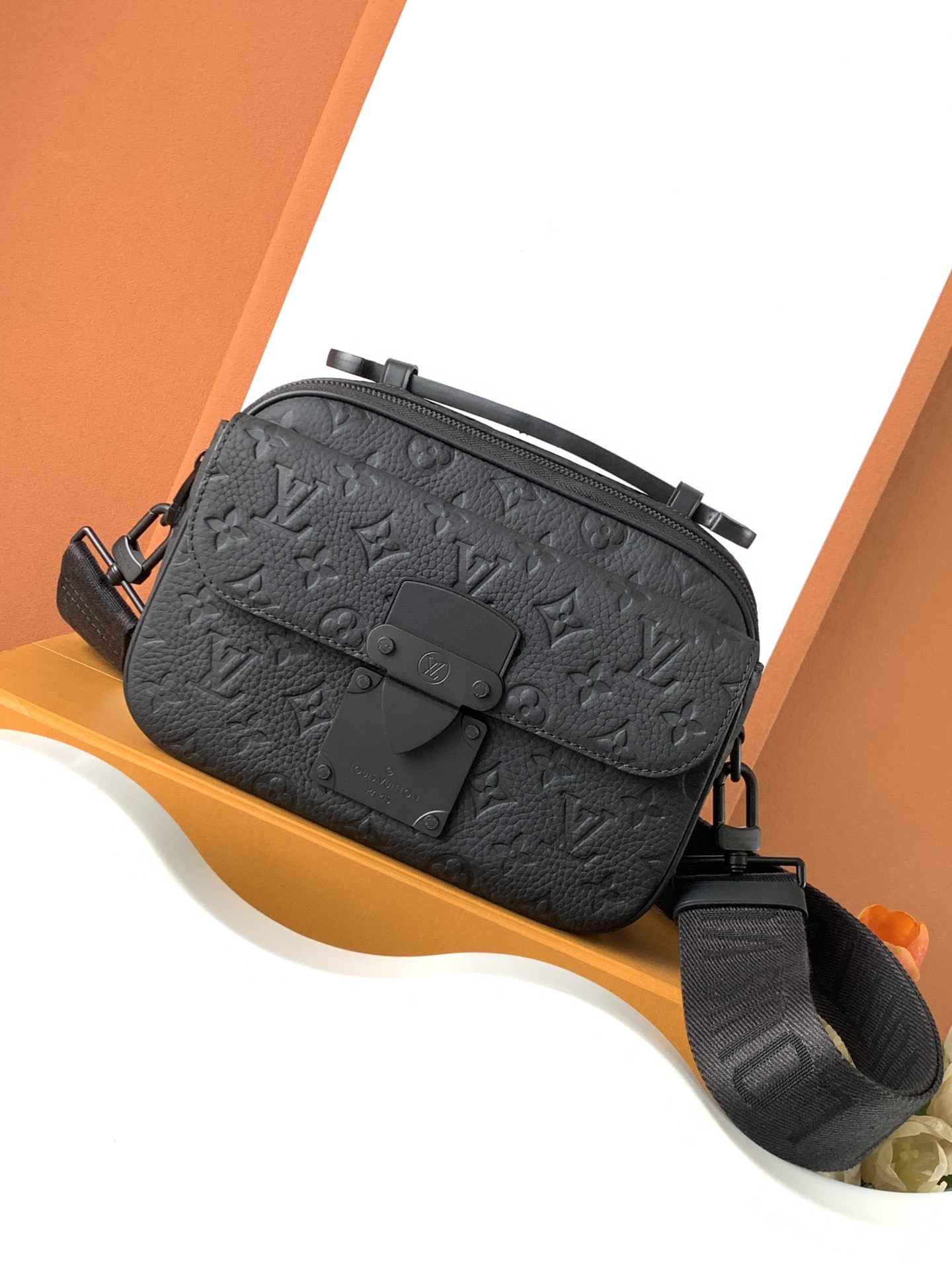 Louis Vuitton S Lock Messenger Bag M58489 in Grey