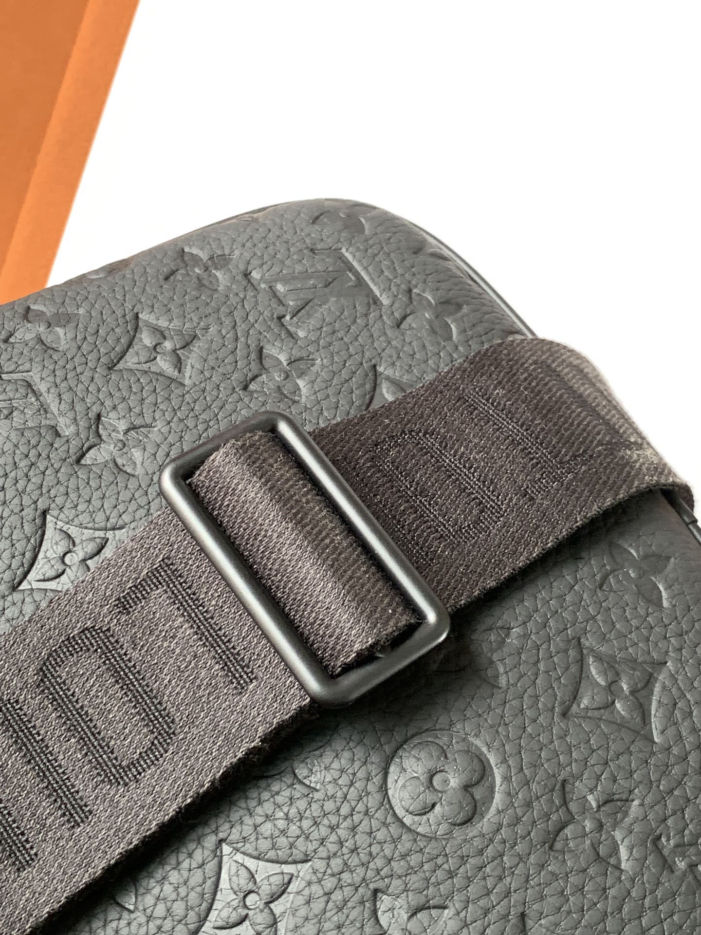 Louis Vuitton S Lock Messenger Bag M58489 in Grey