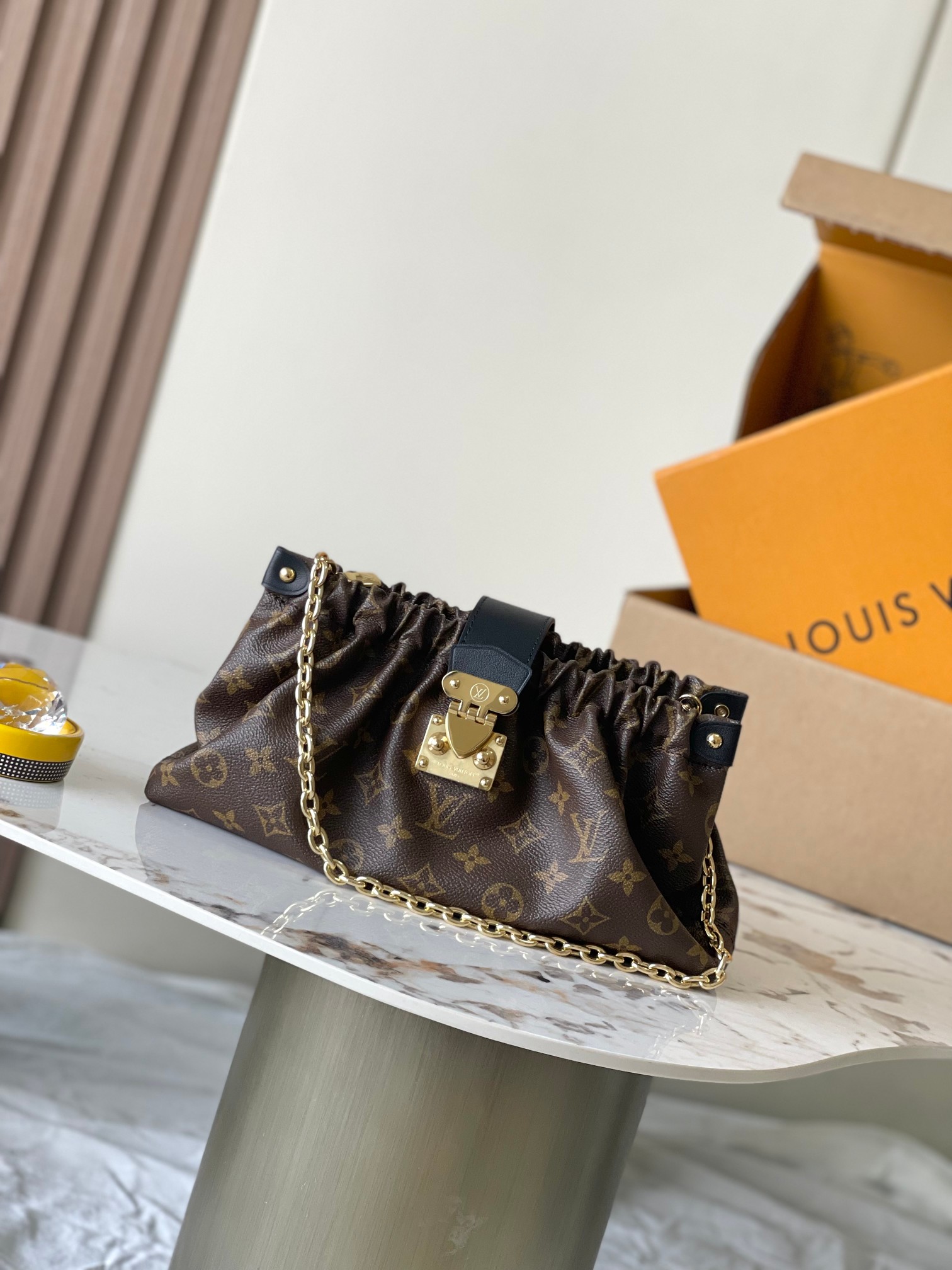 Louis Vuitton Sling Bag M27819