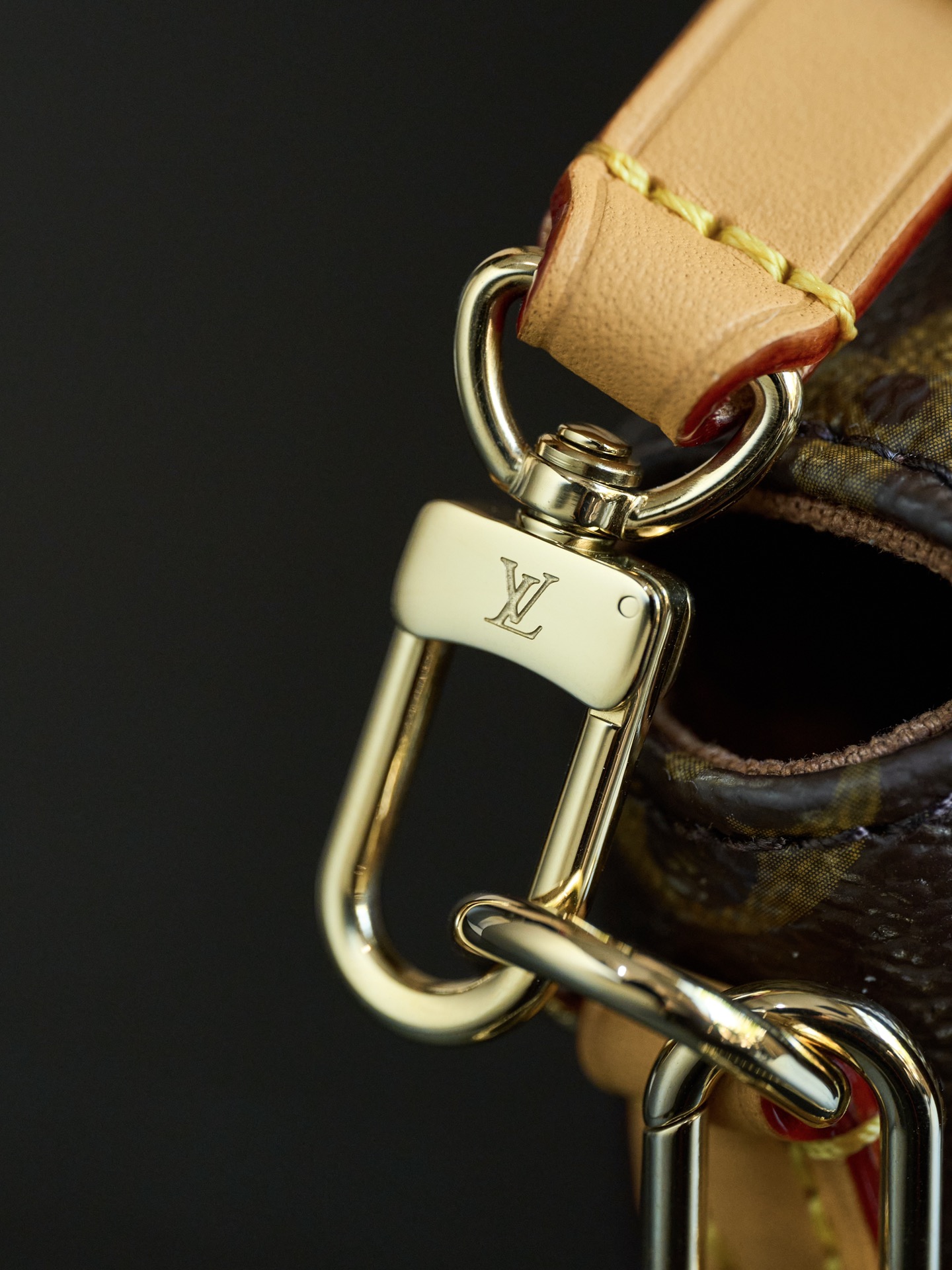 Louis Vuitton Card Holder M81911
