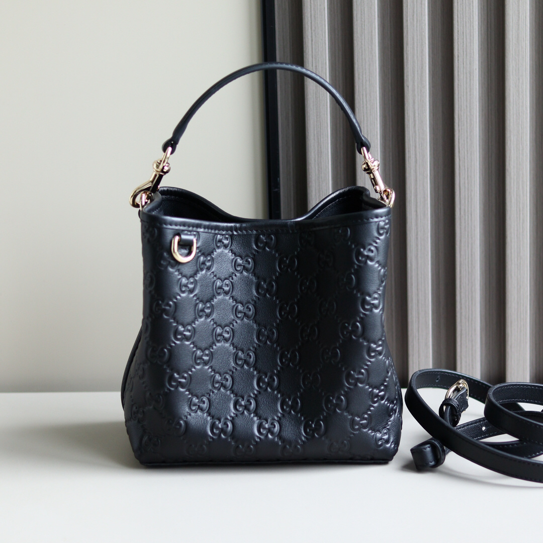 Gucci Tote Bag 815118 in Black