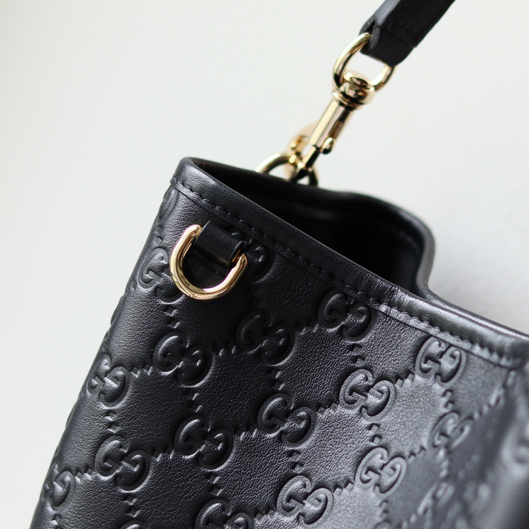 Gucci Tote Bag 815118 in Black