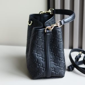 Gucci Tote Bag 815118 in Black