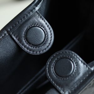 Gucci Tote Bag 815118 in Black