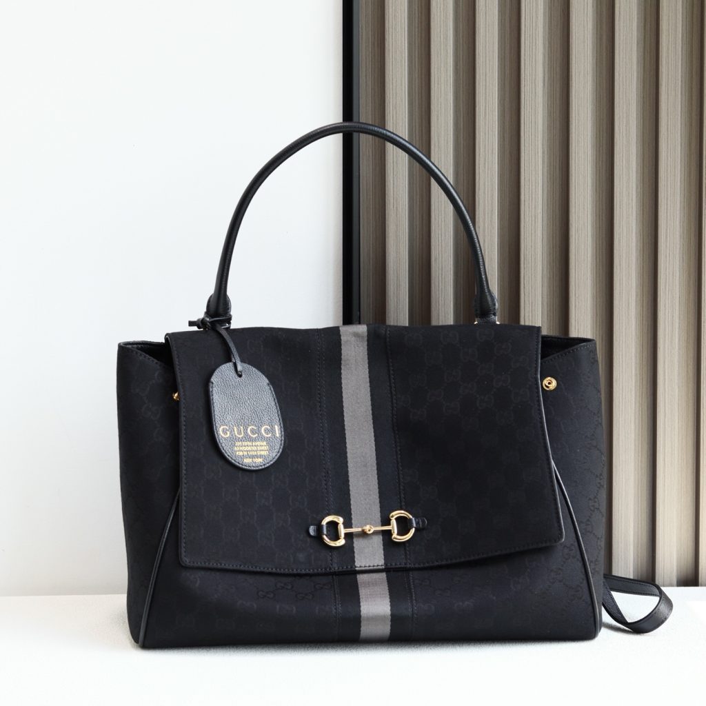 Gucci Generation Handbag 875019 in Black