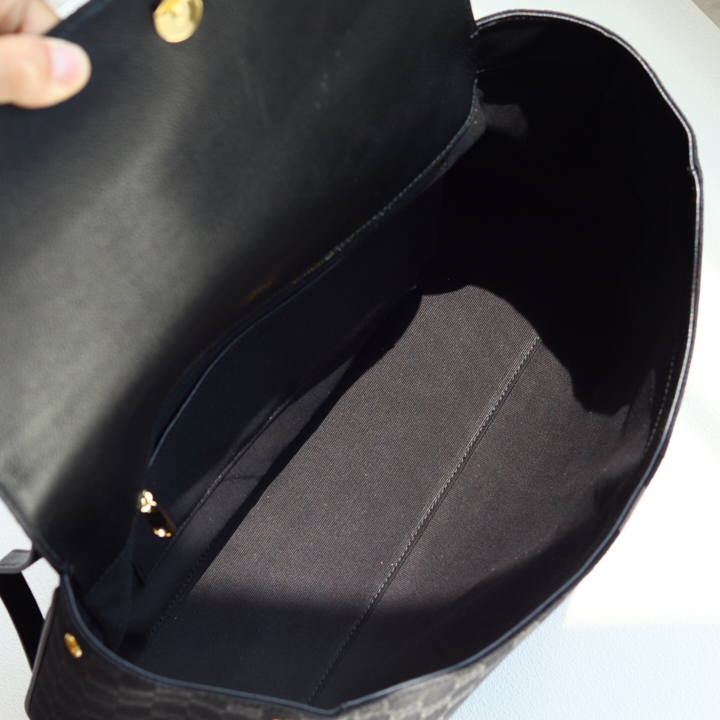 Gucci Generation Handbag 875019 in Black
