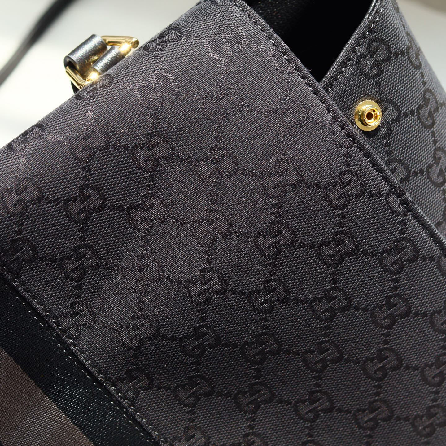 Gucci Generation Handbag 875019 in Black