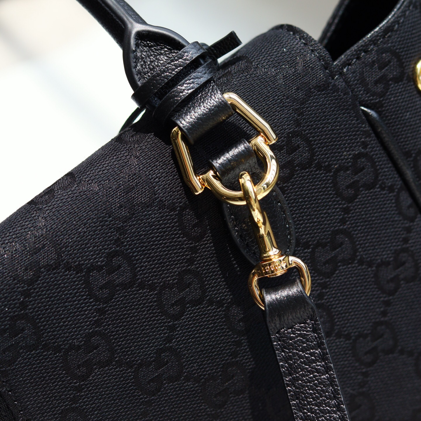 Gucci Generation Handbag 875019 in Black