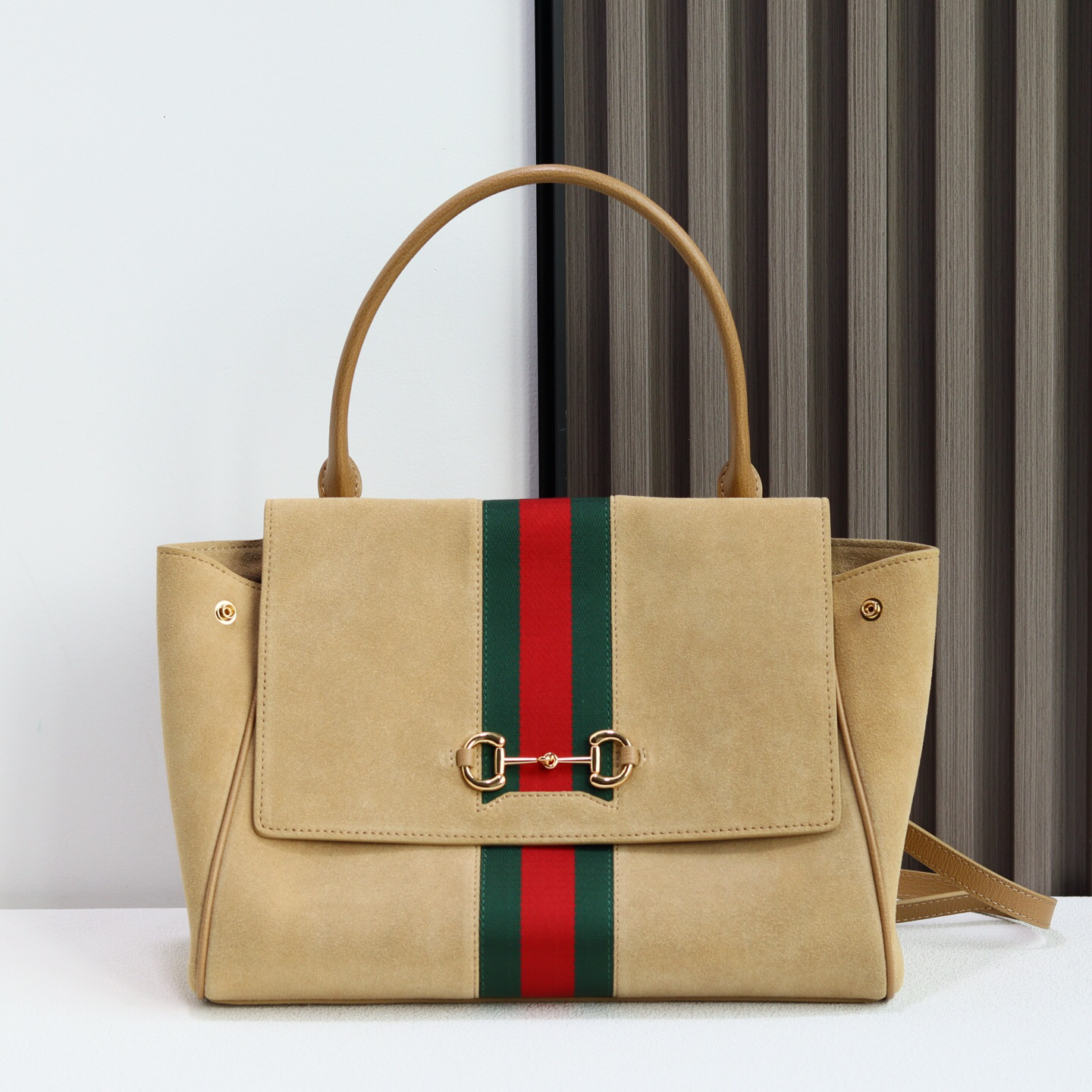 Gucci Generation Handbag 875018 in Beige