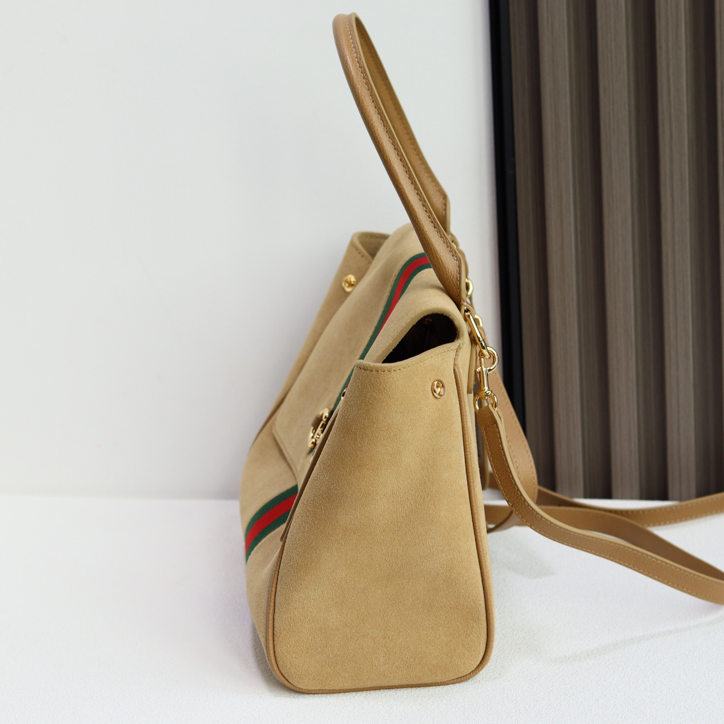 Gucci Generation Handbag 875018 in Beige