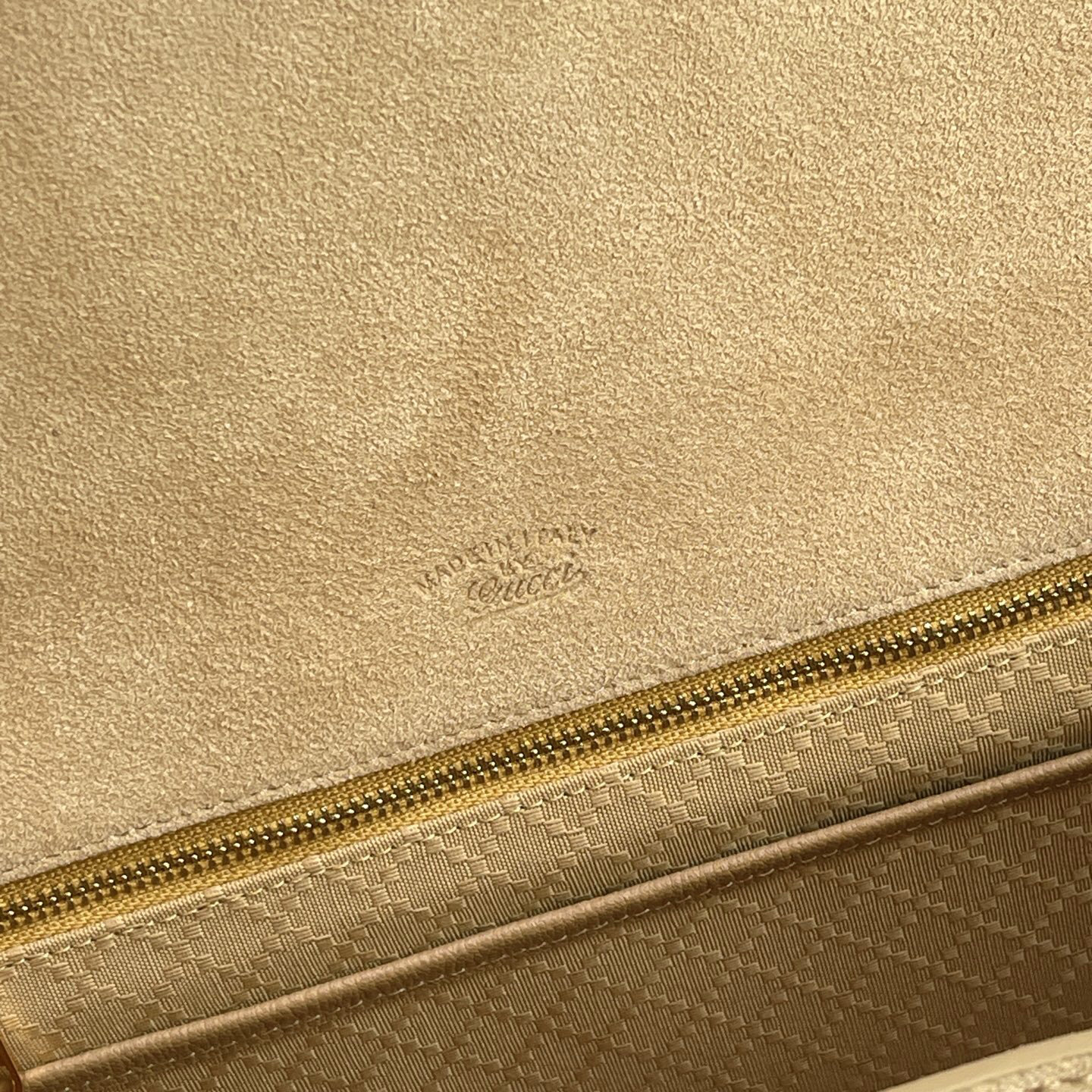 Gucci Generation Handbag 875018 in Beige
