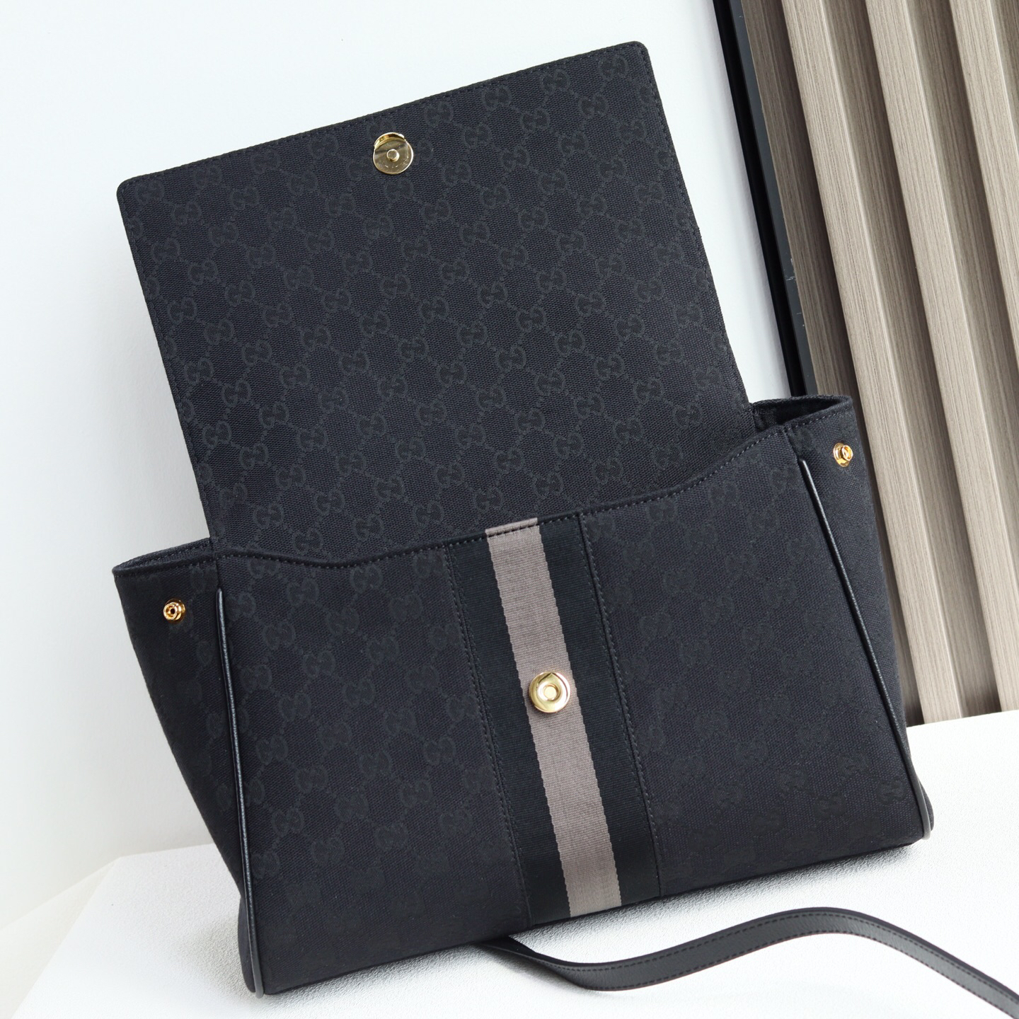 Gucci Handbag 875018