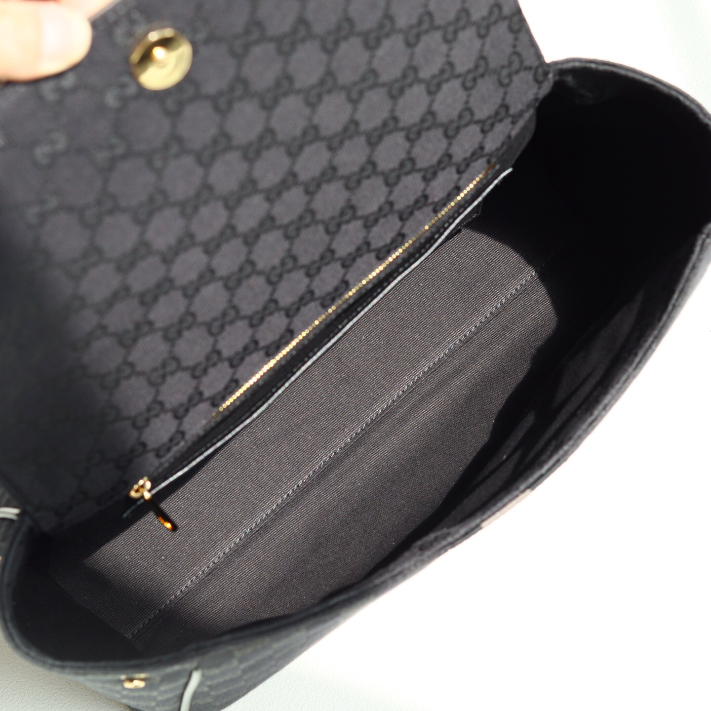 Gucci Handbag 875018