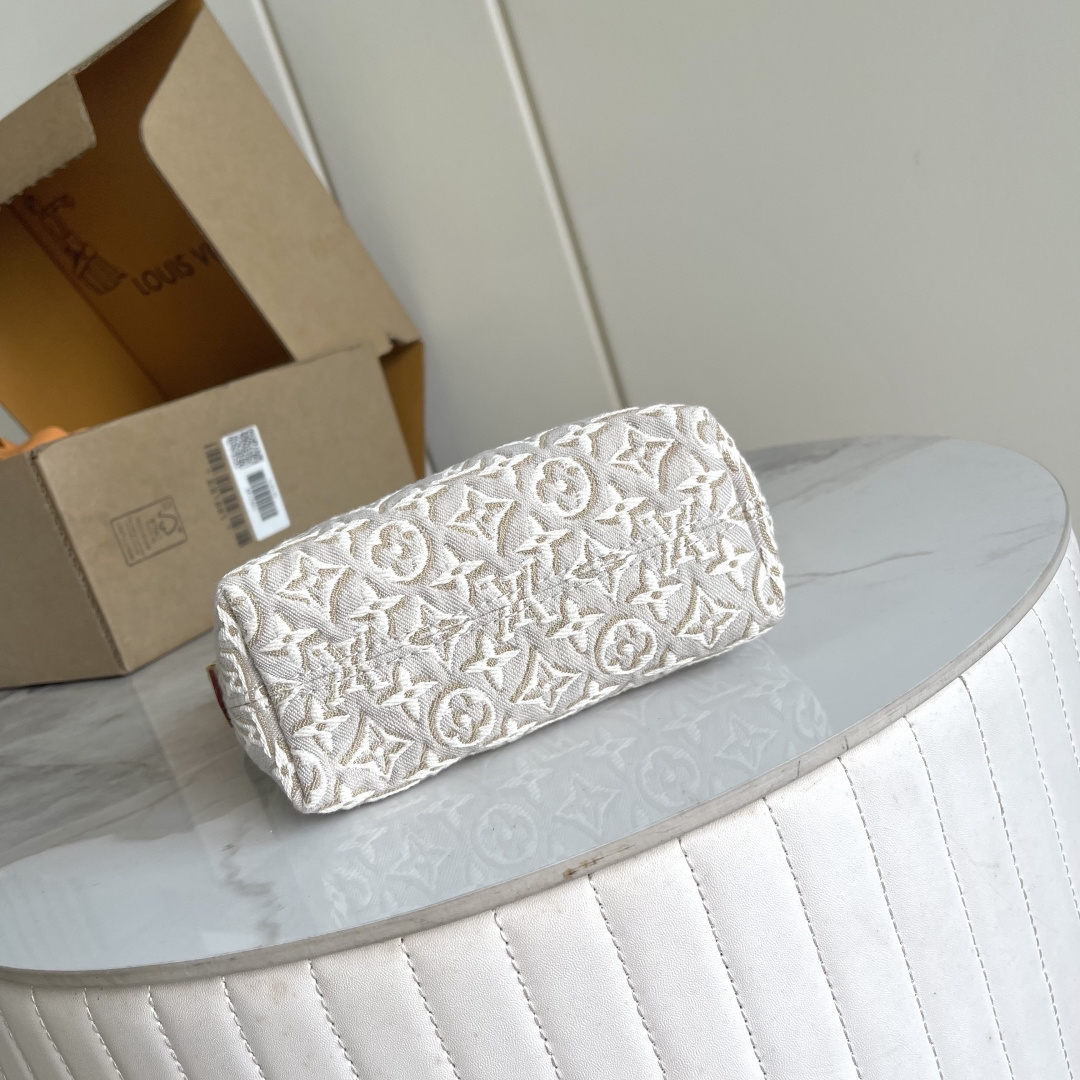 Louis Vuitton Mini Moon Shoulder Bag M29879 in Denim