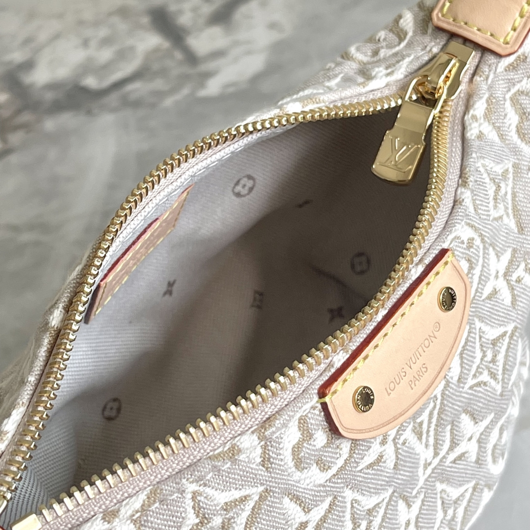 Louis Vuitton Mini Moon Shoulder Bag M29879 in Denim