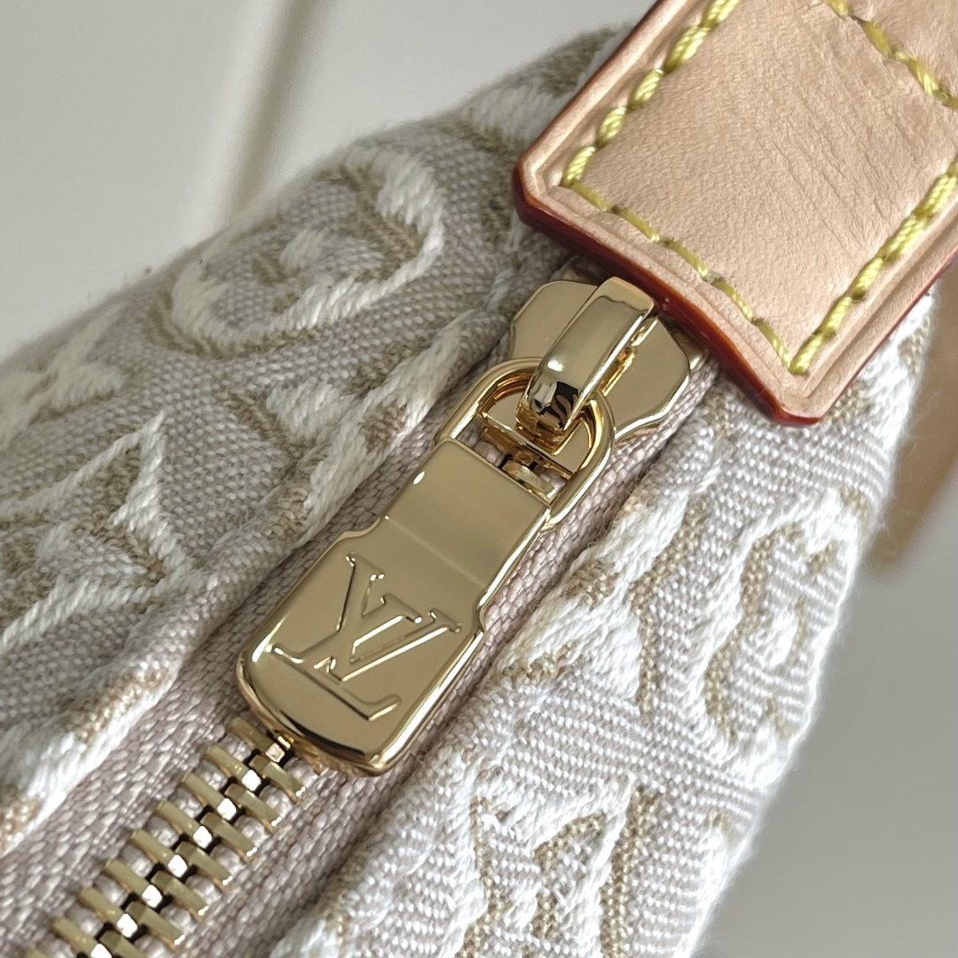 Louis Vuitton Mini Moon Shoulder Bag M29879 in Denim