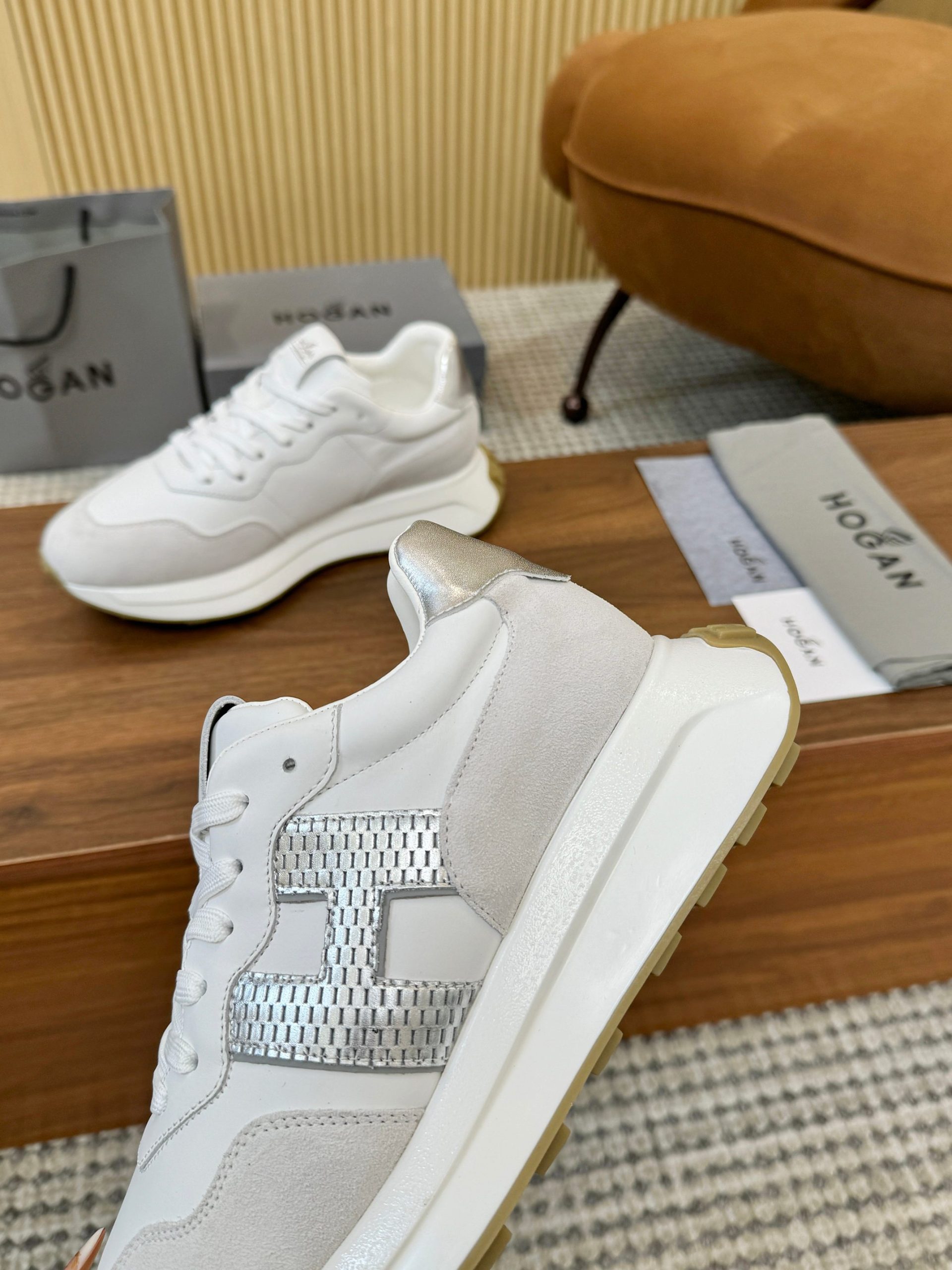 Hogan Sneakers