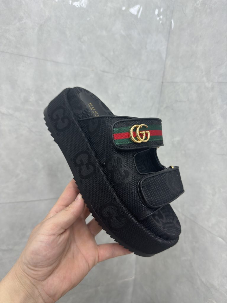 Sandals in Black
