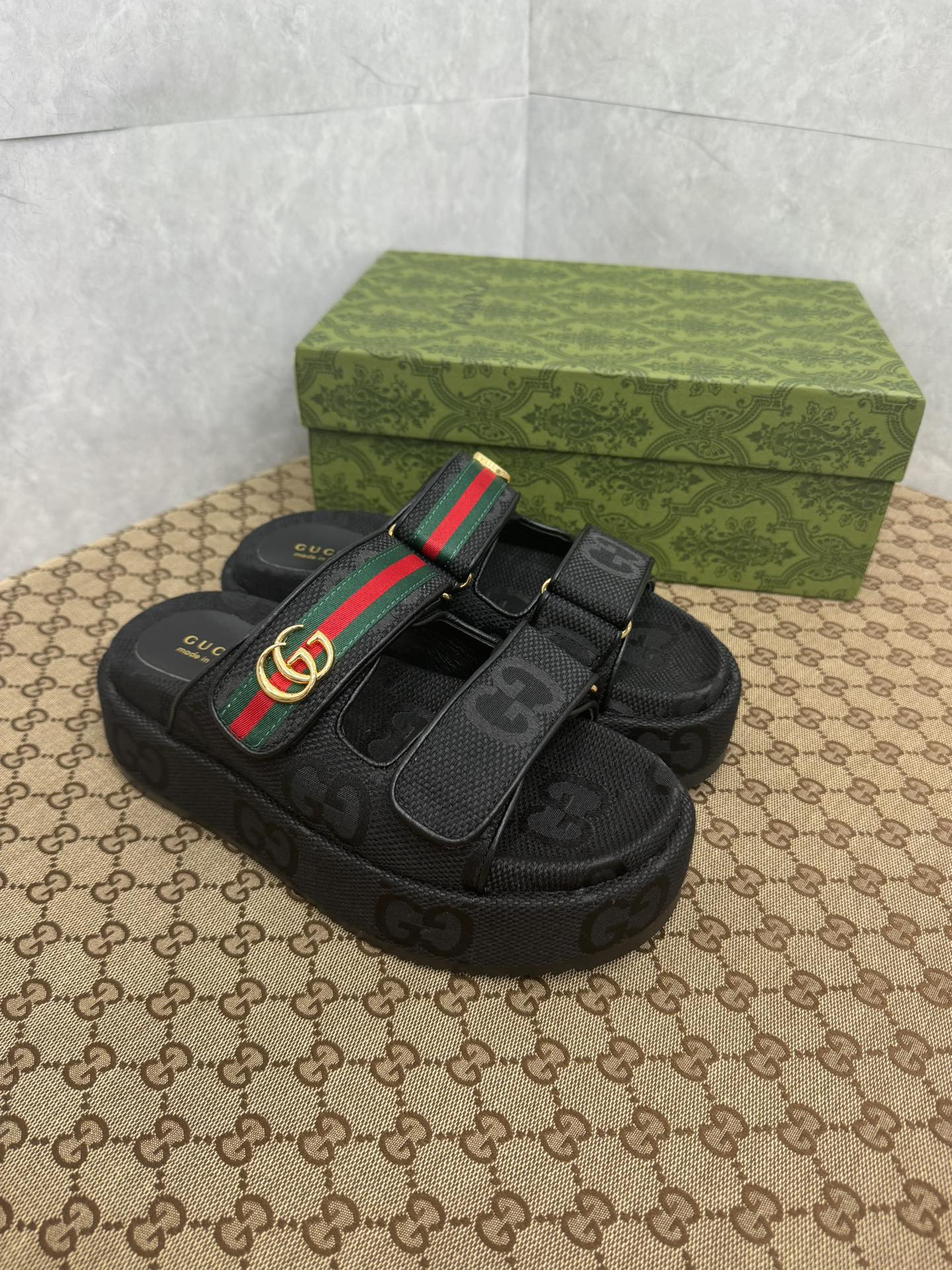Sandals in Black