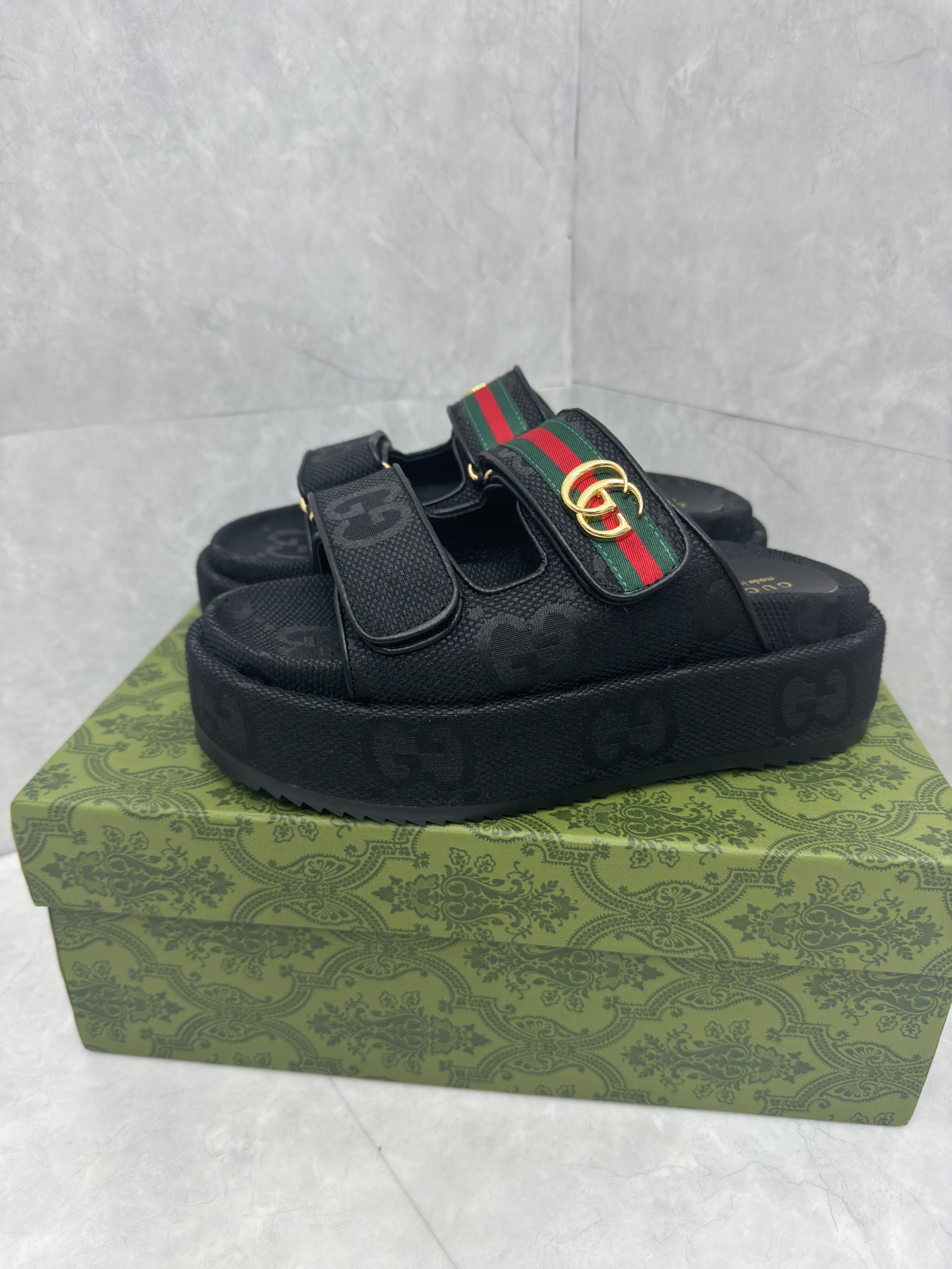 Sandals in Black