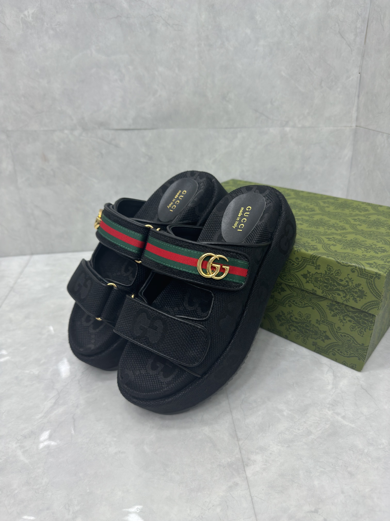 Sandals in Black