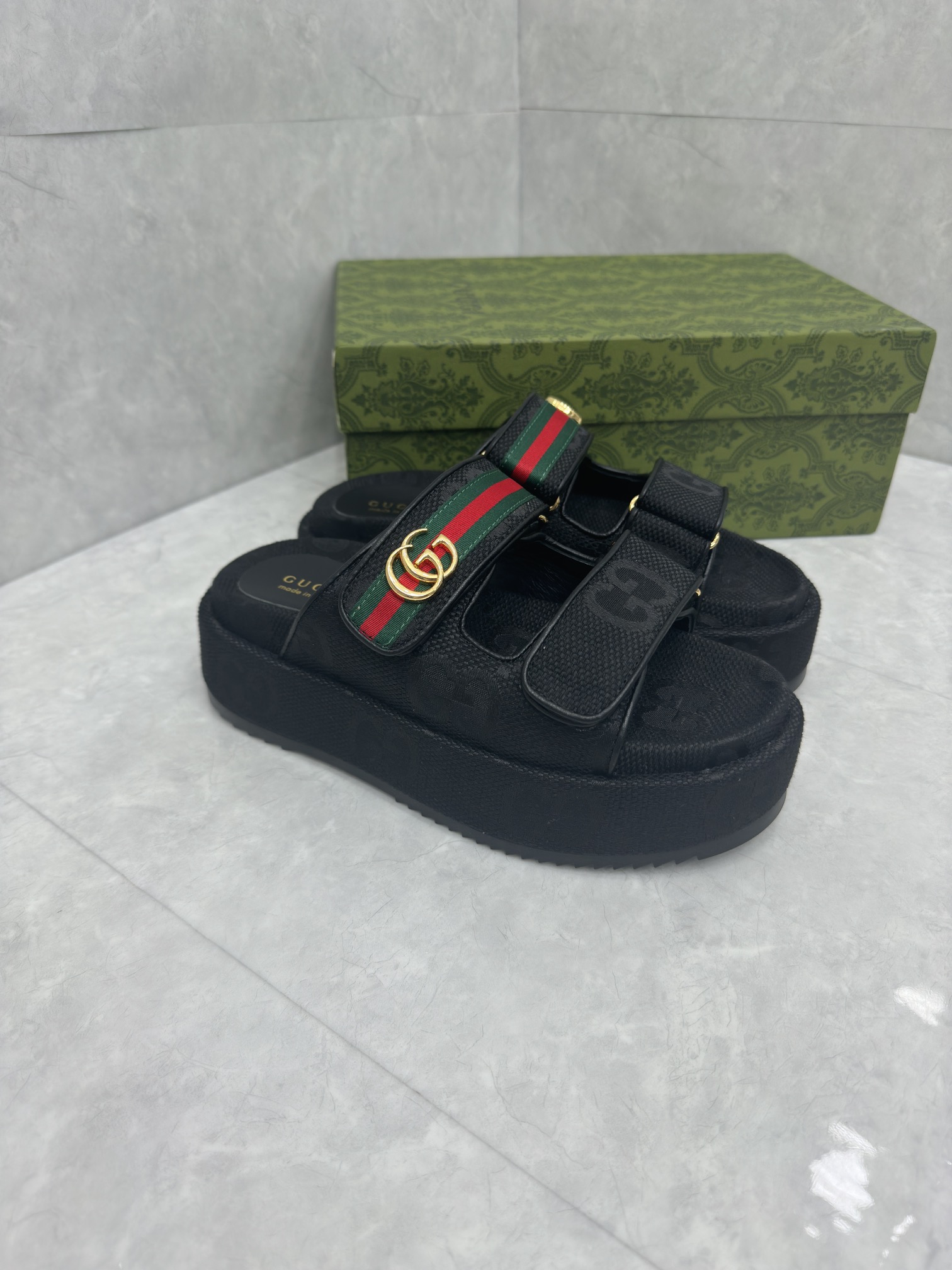 Sandals in Black