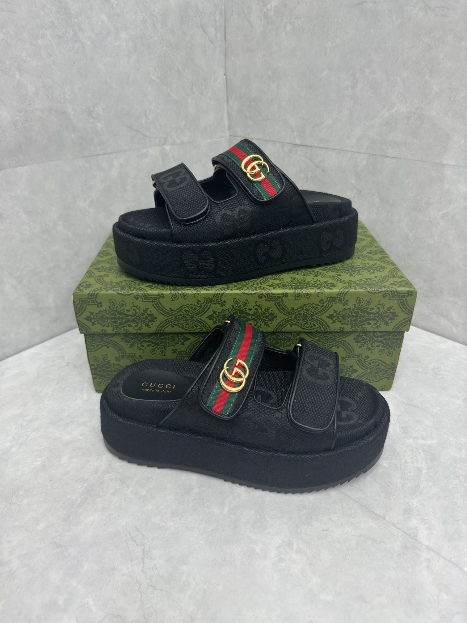 Sandals in Black