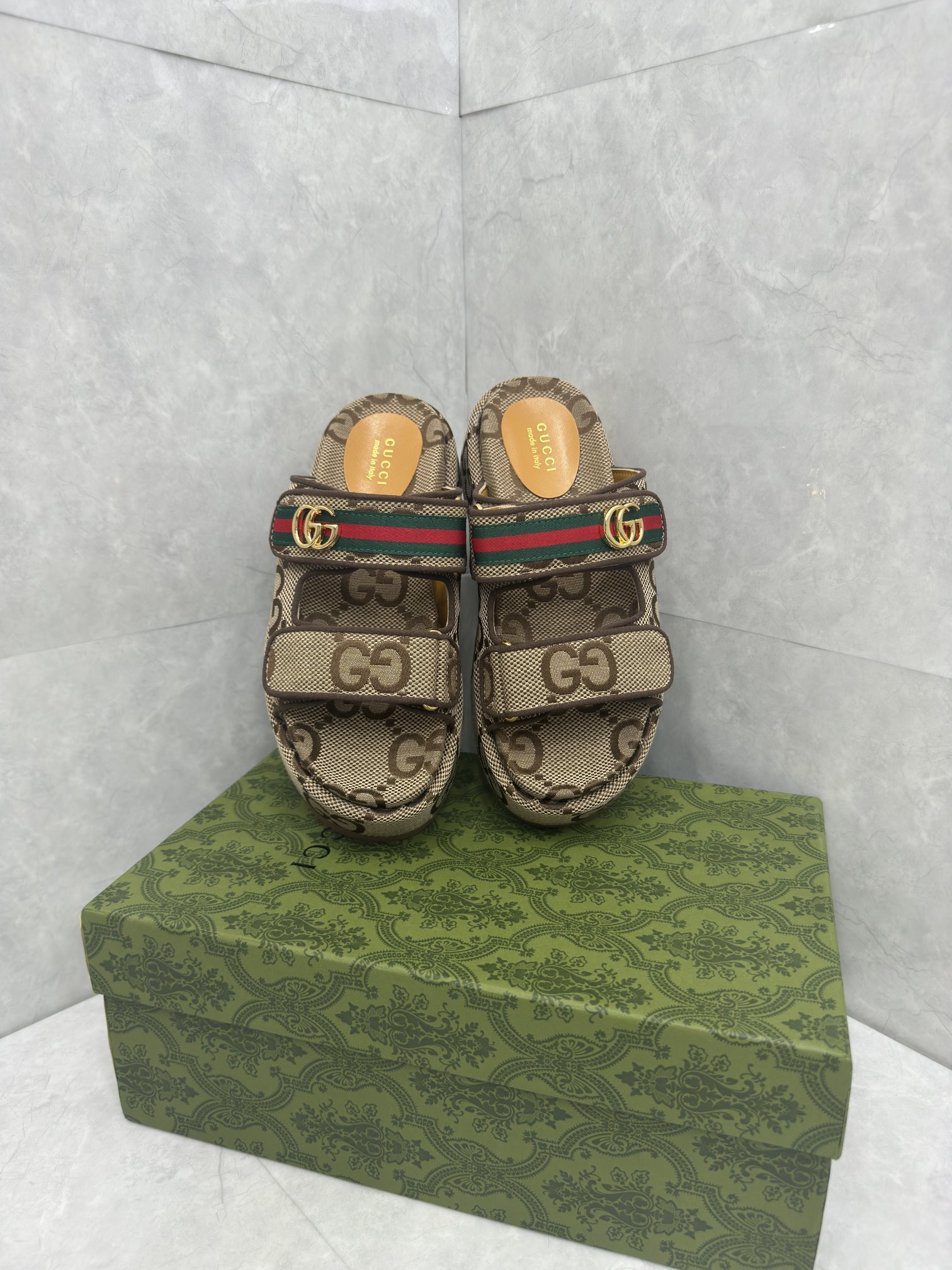 Sandals in Black