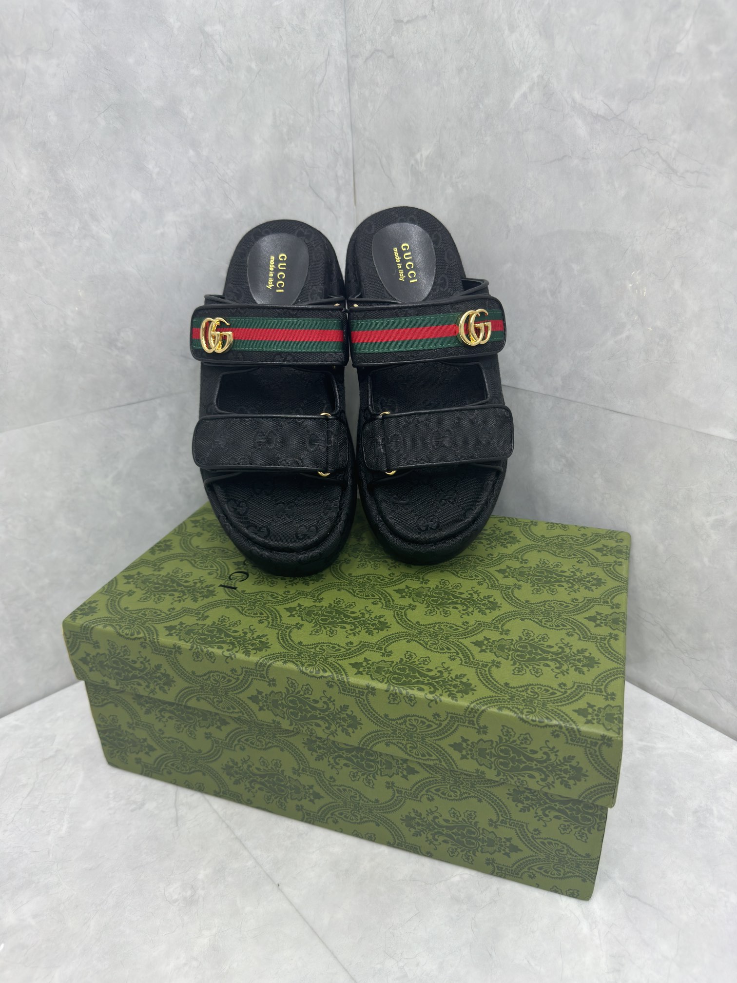 Sandals in Black