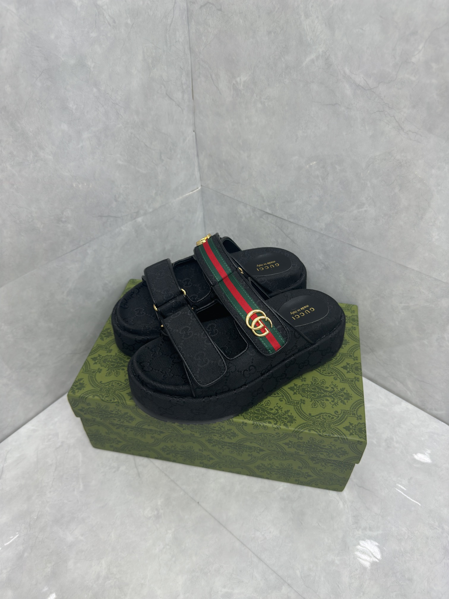 Sandals in Black