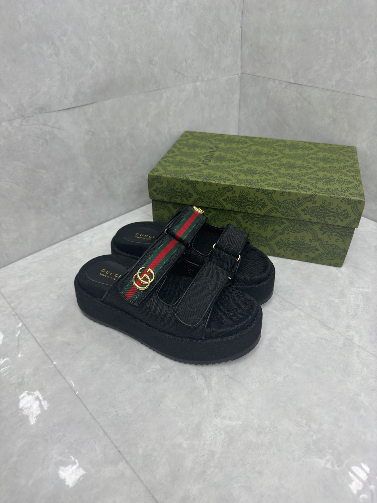 Sandals in Black