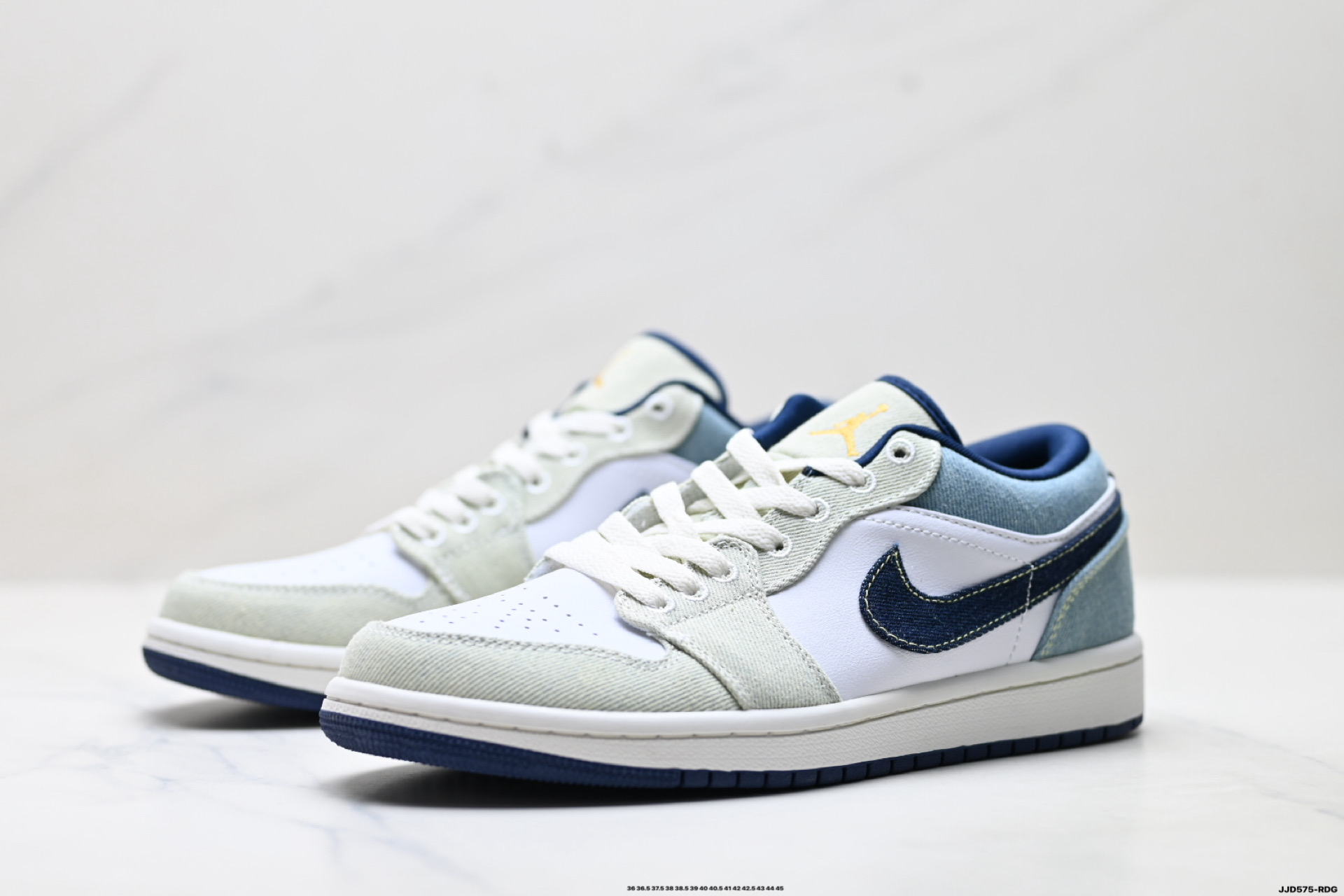 Sneakers 553558