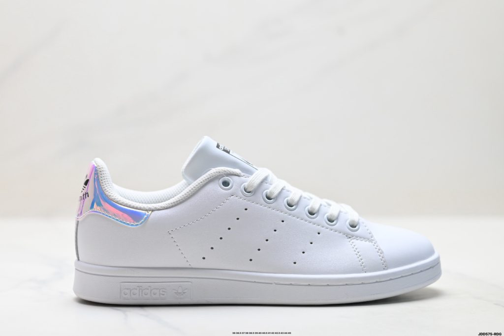 Louis Vuitton Sneakers M20326