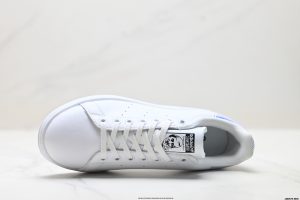 Louis Vuitton Sneakers M20326