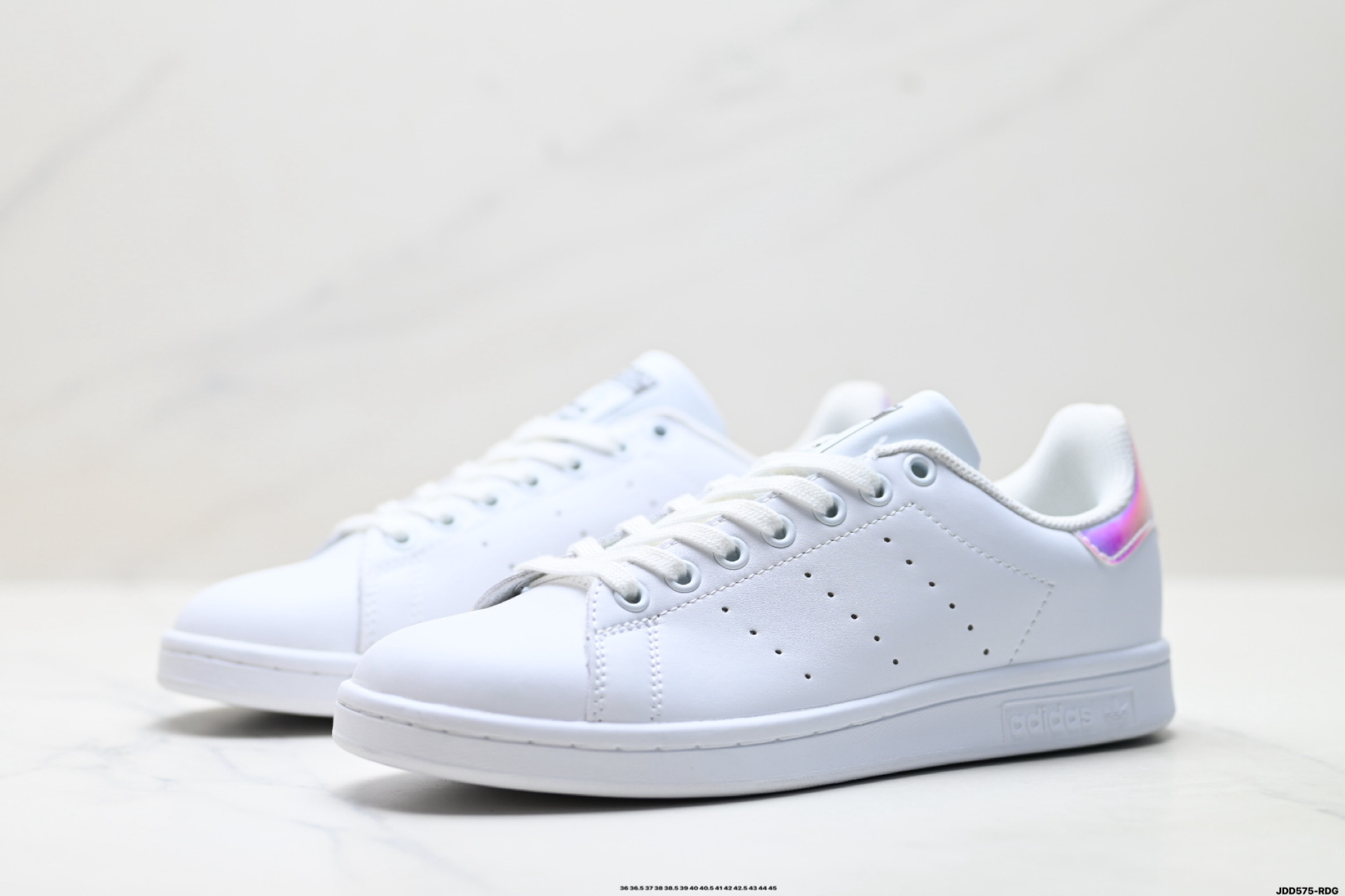 Louis Vuitton Sneakers M20326