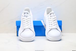Louis Vuitton Sneakers M20326