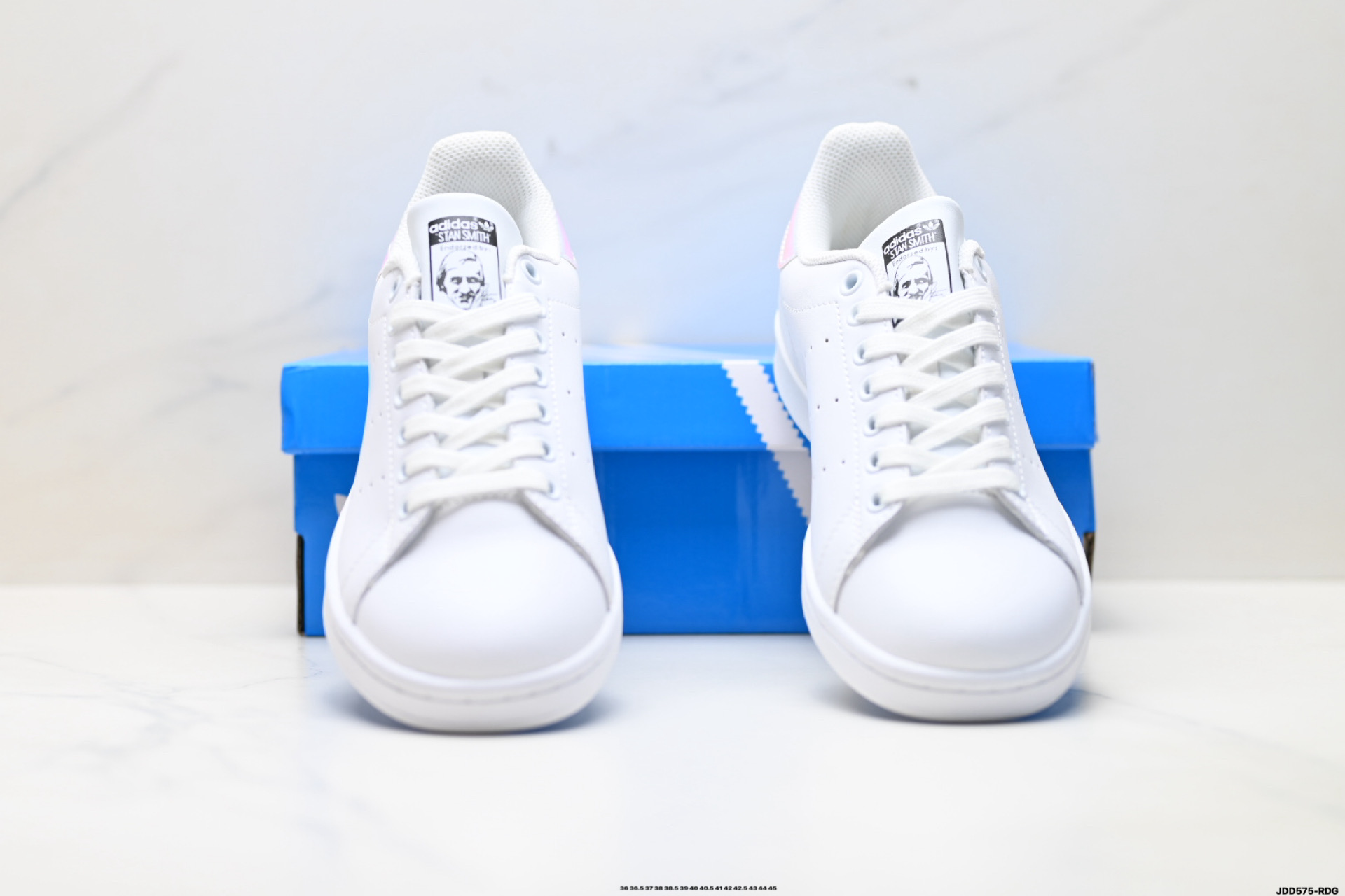 Louis Vuitton Sneakers M20326