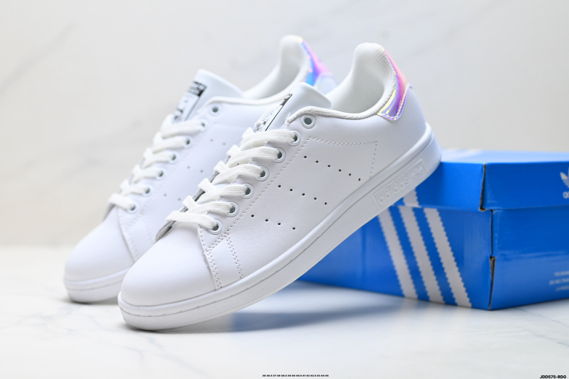 Louis Vuitton Sneakers M20326