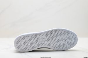 Louis Vuitton Sneakers M20326