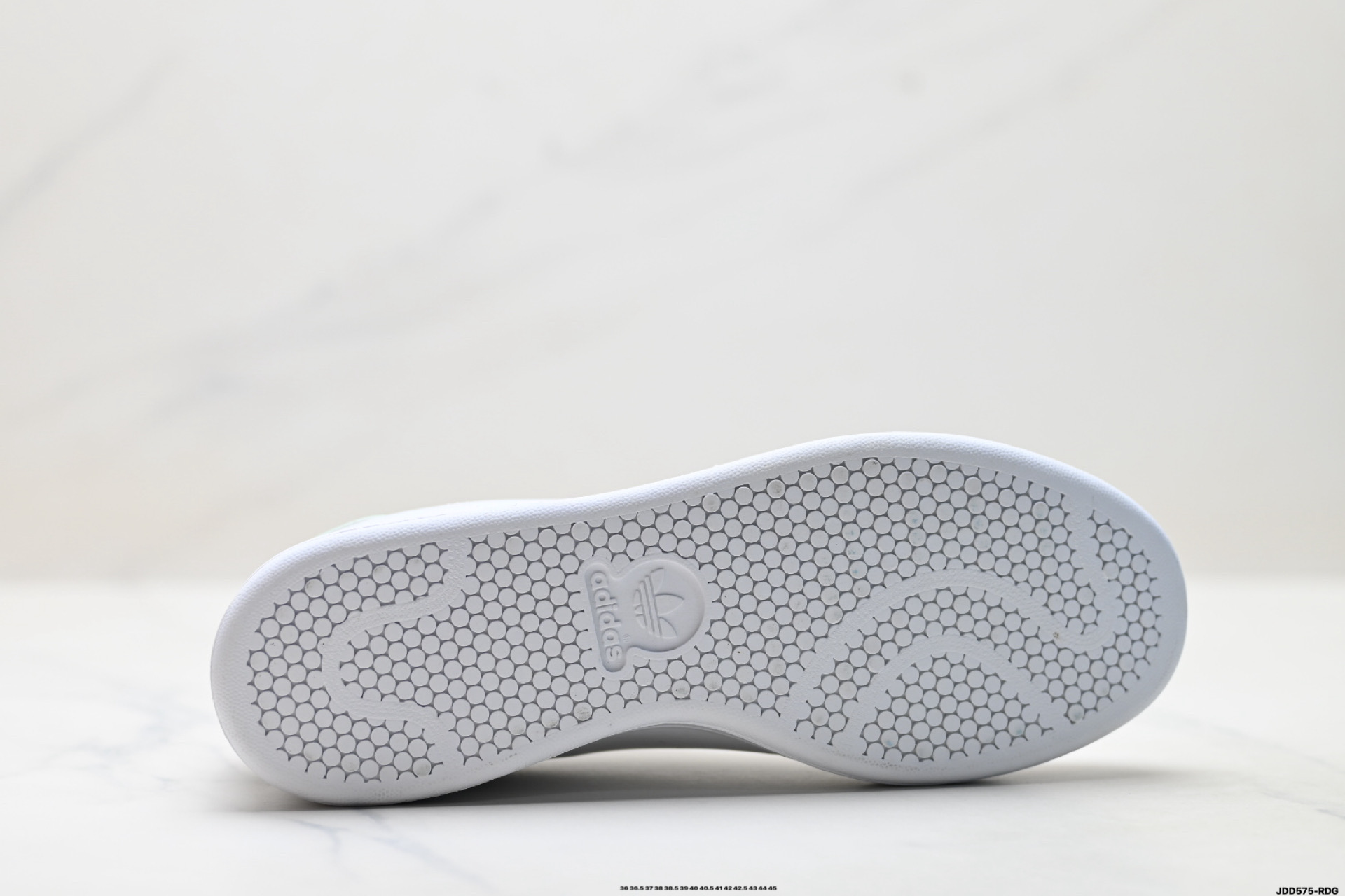 Louis Vuitton Sneakers M20326