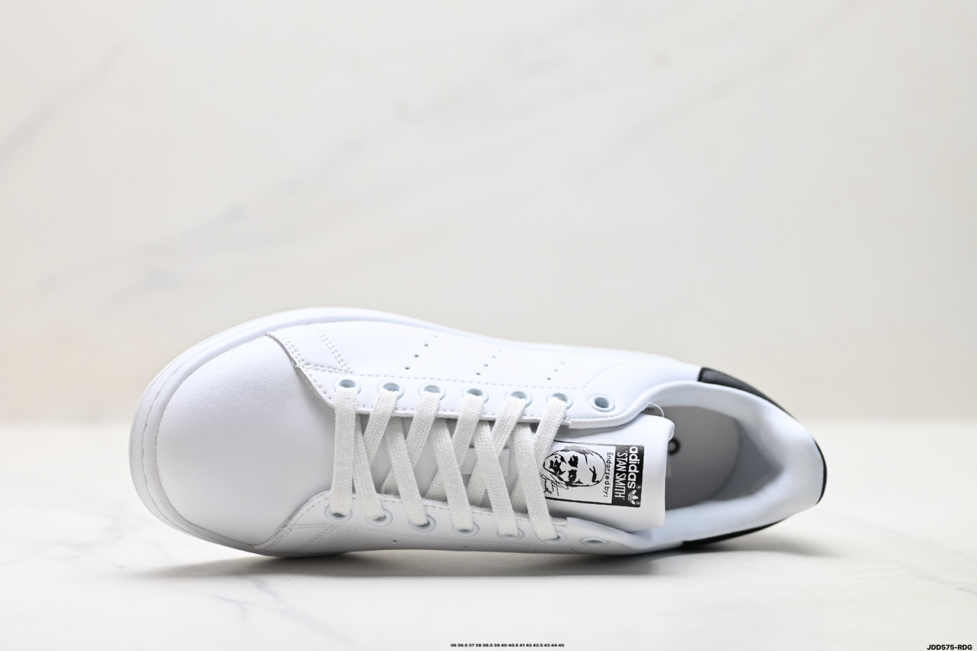 Louis Vuitton Sneakers M20326