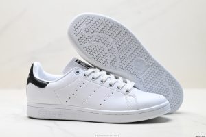Louis Vuitton Sneakers M20326