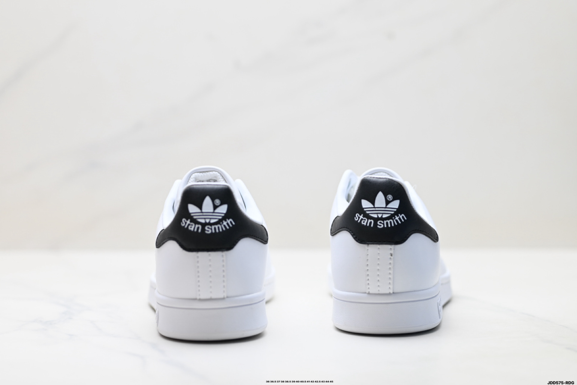 Louis Vuitton Sneakers M20326