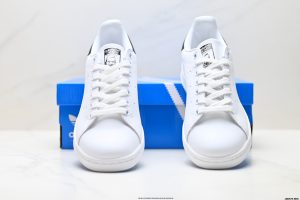 Louis Vuitton Sneakers M20326