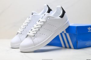 Louis Vuitton Sneakers M20326