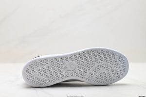 Louis Vuitton Sneakers M20326